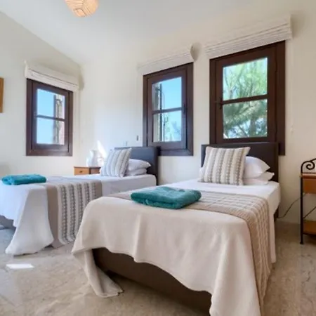 Villa 5 Star Villa For Rent In Cyprus, Paphos Villa 1157 Kouklia